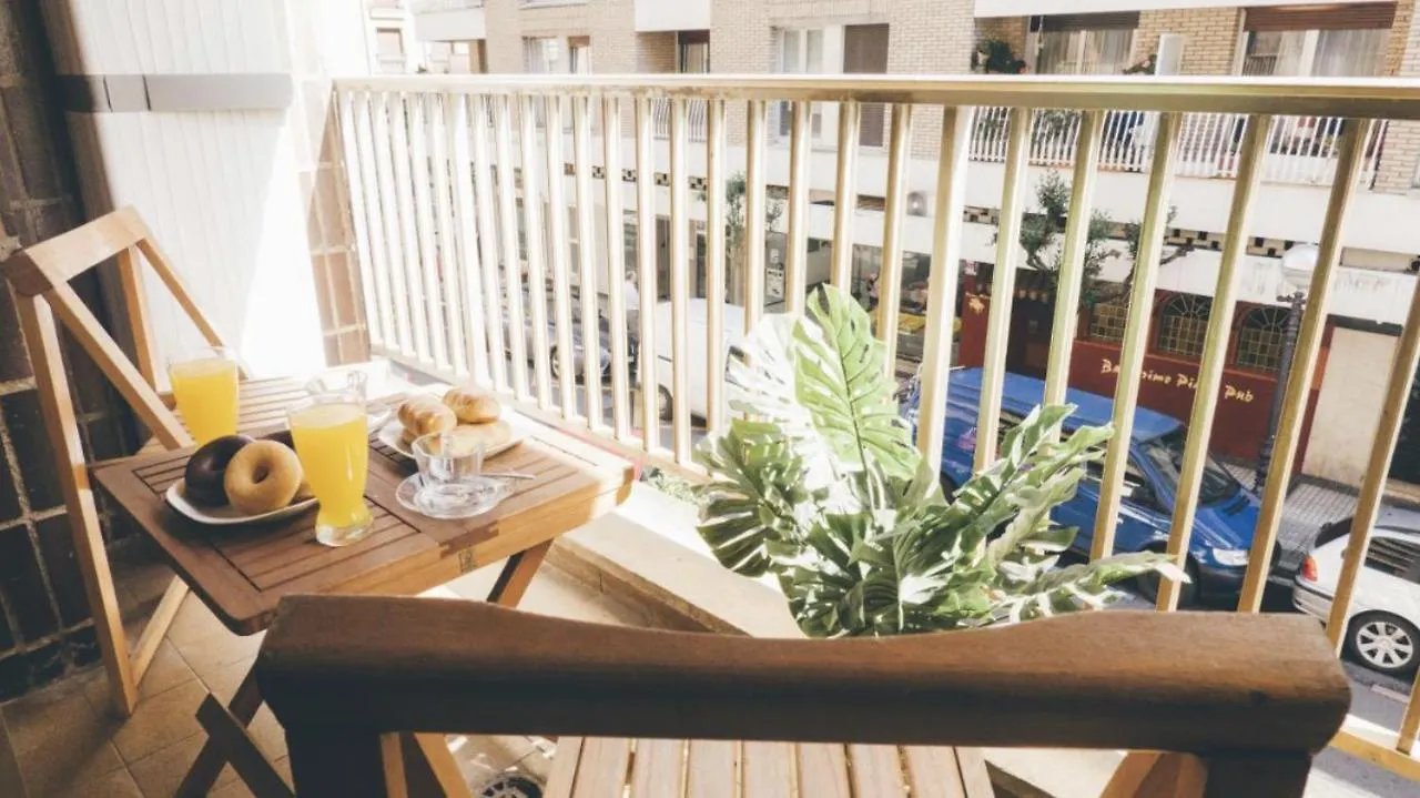 GROS ZURRIOLA BEACH WIFI TERRACE PARKING 16E night San Sebastián Apartamento
