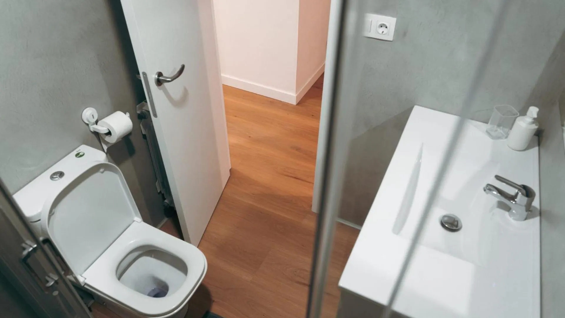 Apartamento GROS ZURRIOLA BEACH WIFI TERRACE PARKING 16E night San Sebastián España